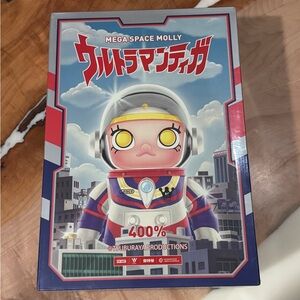 Mega Space Molly Ultraman Tiga 400% Collectible Action Figure - White, Red, Blue